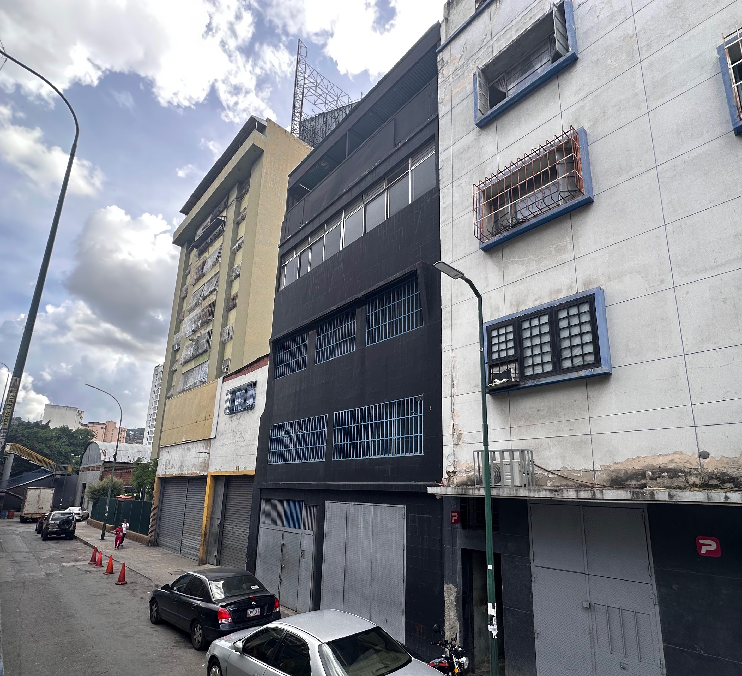 Edificio Comercial San Martin cerca del Mercado Municipal de Quinta Crespo